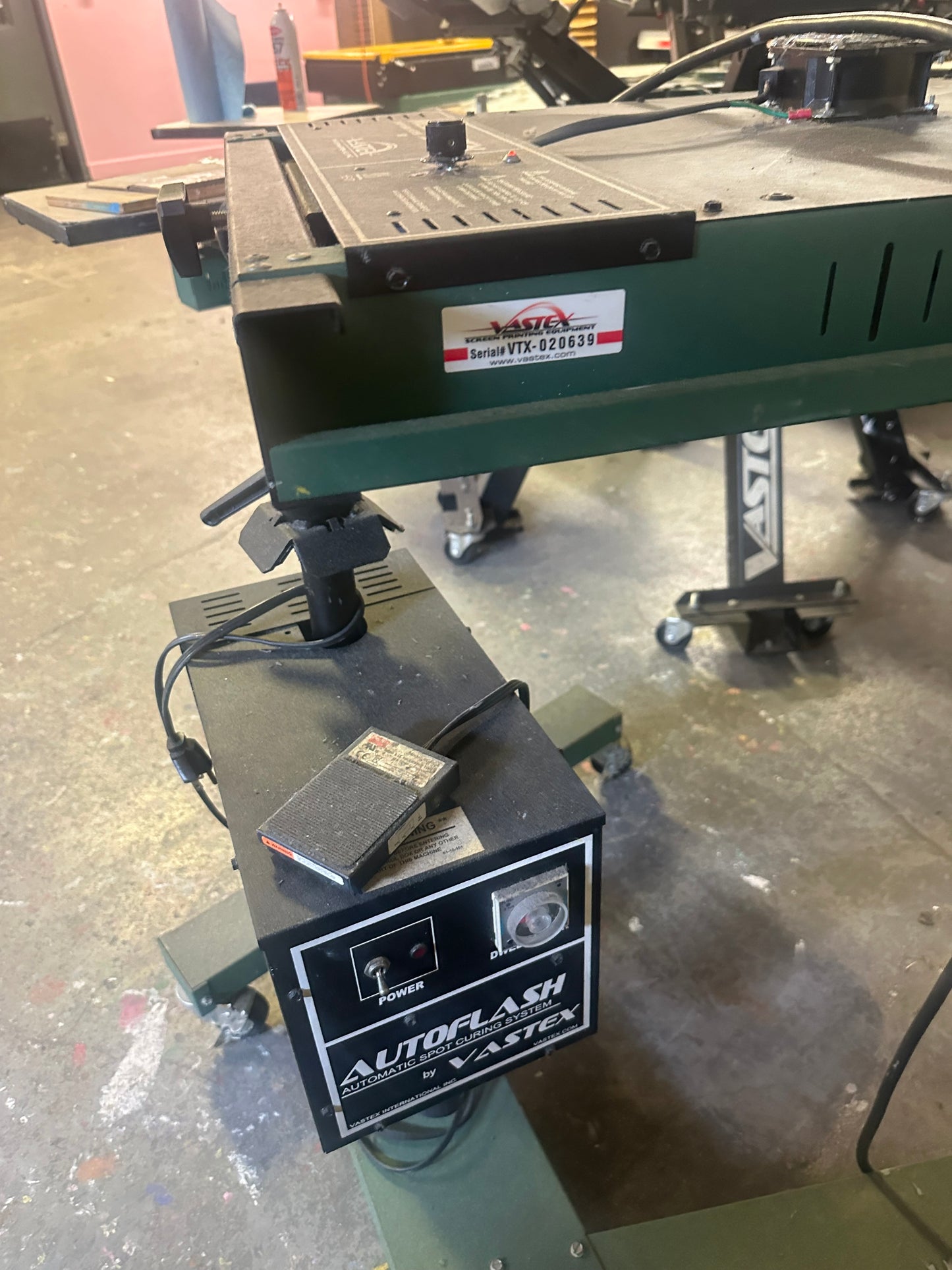 USED- Vastex 6 color 6 station v-2000HD (red Auto flash, adult & youth pallets included)